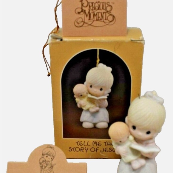 Precious Moments set of 8 Christmas ornaments. - Picture 9 of 9